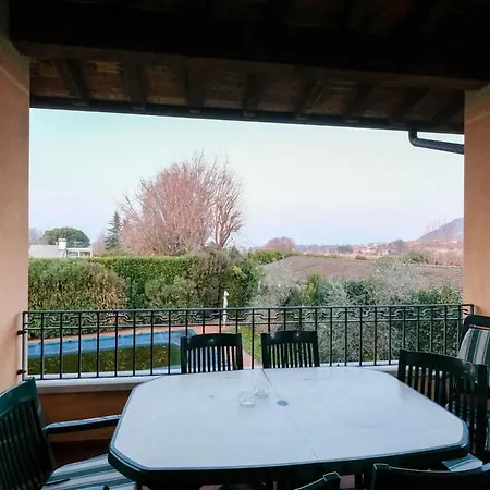 Apartment Casa Della Rocca Di Garda Manerba del Garda