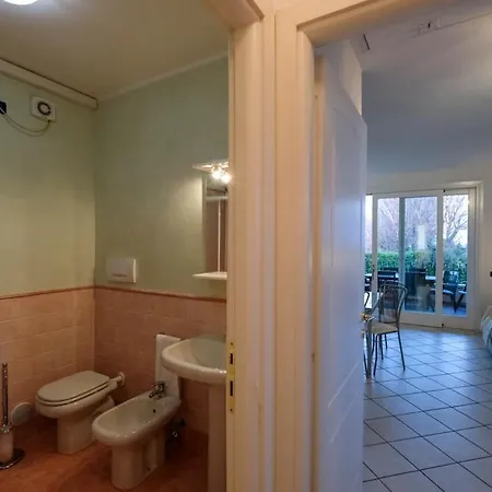 Casa Della Rocca Di Garda Lägenhet *